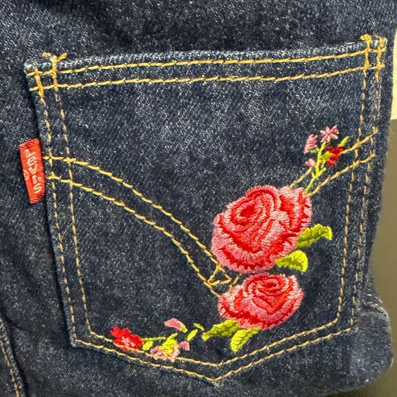 Levi’s Denim Tote Bag – Floral Embroidery, Rose Detail, Casual Carryall - Picture 6 of 9